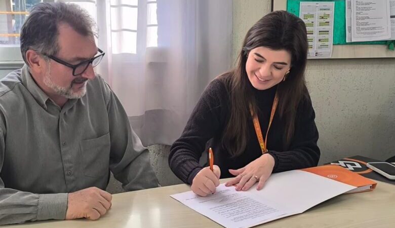Cresol e Efaserra firmam parceria e garantem 11 bolsas de estudo para jovens do campo