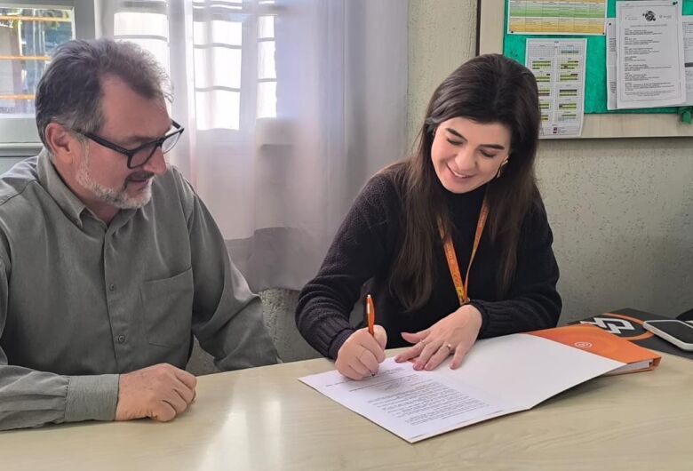 Cresol e Efaserra firmam parceria e garantem 11 bolsas de estudo para jovens do campo