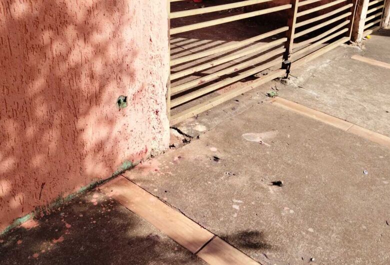 Homem é assassinado no portão da casa da ex; atual companheiro dela é o suspeito