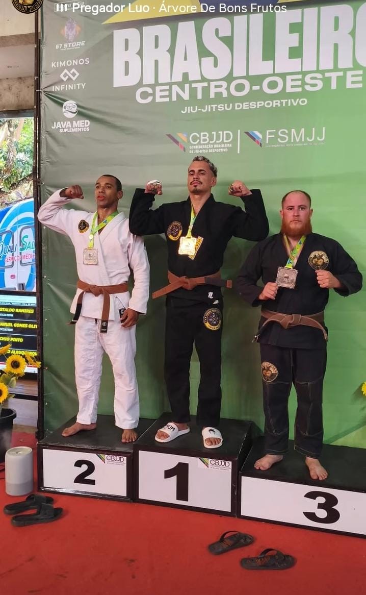 Atletas de Mundo Novo brilham no campeonato brasileiro de Jiu-Jitsu