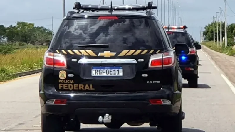 Família é alvo da PF em operação contra contrabando de cigarros e pneus