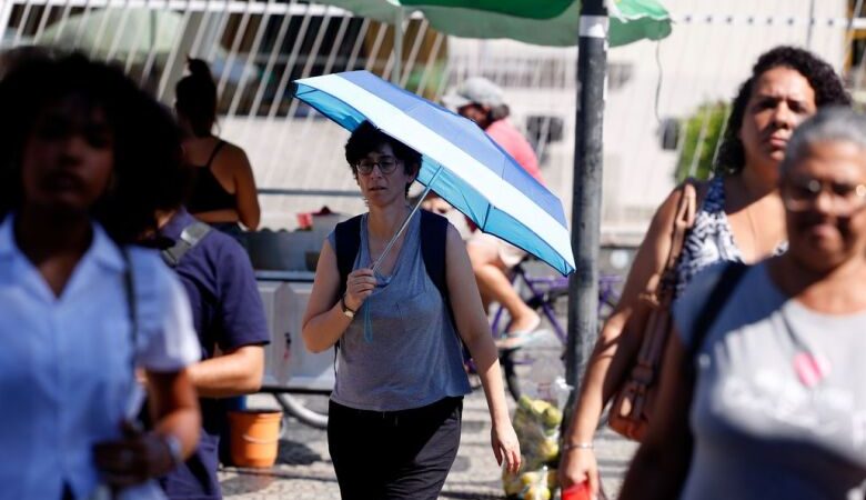 Salário mínimo deverá subir para R$ 1.741 em 2027