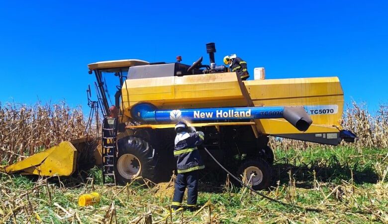 Bombeiros controlam princípio de fogo em maquinário agrícola em fazenda de Caarapó