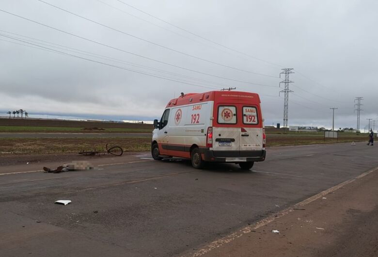 Ciclista morto após atropelamento no Anel Viário trabalhava como pedreiro e tinha 61 anos