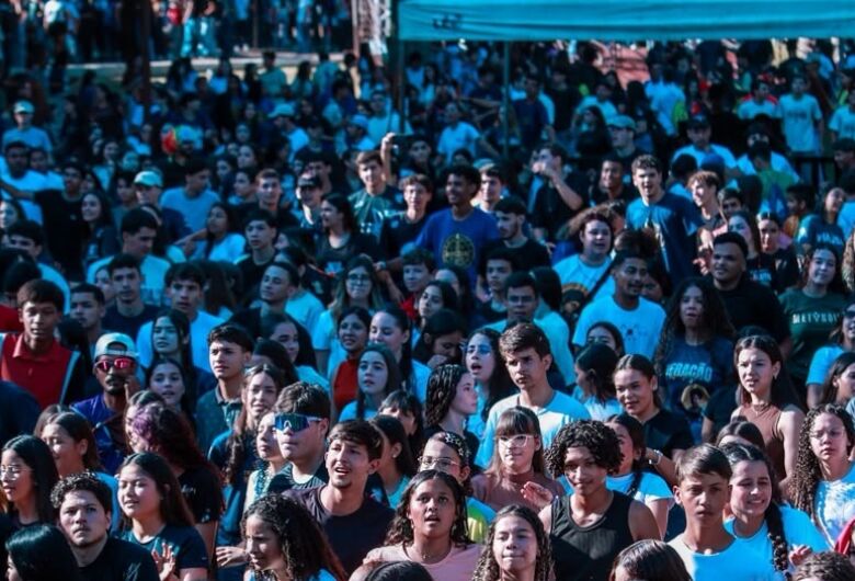 Milhares de fiéis vão a Santuário na Vila São Pedro para Jornada da Juventude