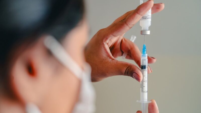 Prefeitura abre vacinação aos sábados para ampliar proteção contra arboviroses