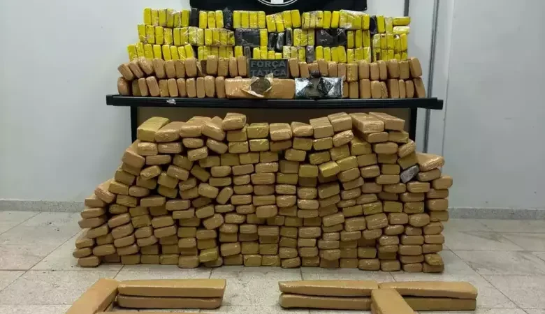 Maconha apreendida após carro ficar sem gasolina iria para Tocantins