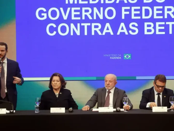 Bets passam a ser proibidas no país e apostador receberá saldo, anuncia governo