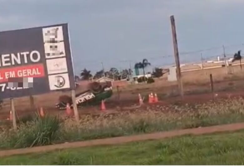 Viatura capota durante treinamento em Dourados