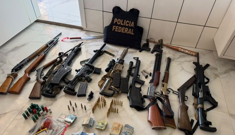 PF encontra arsenal e 23 trabalhadores em condições análogas à escravidão em fazenda