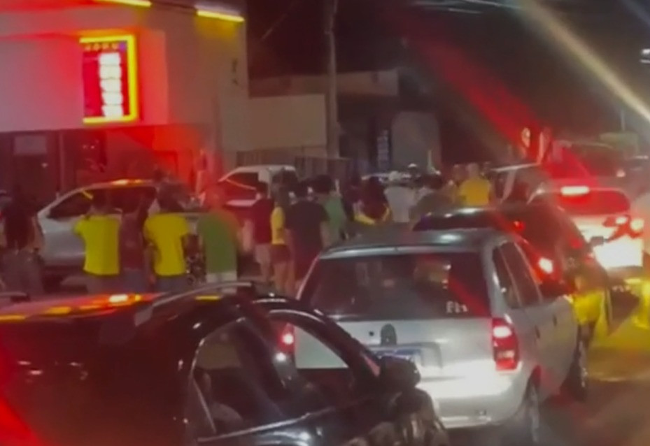 Para defender o pai de agressões, adolescente mata homem em concentração de campanha eleitoral
