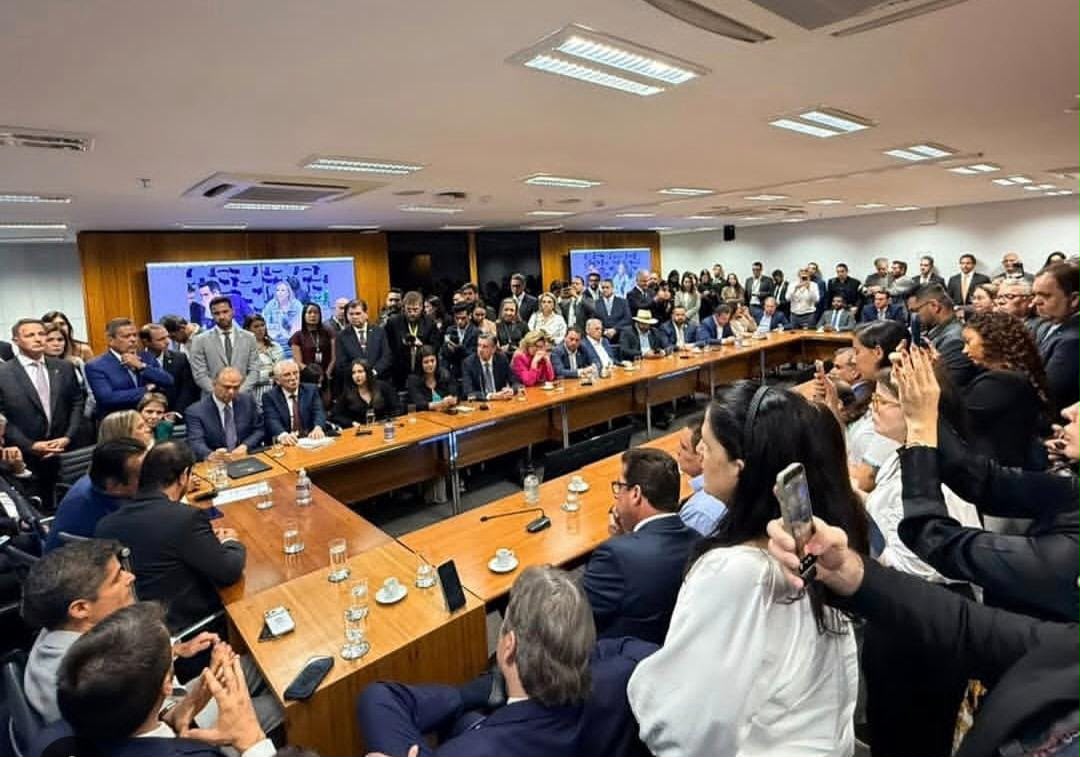Rose Modesto participa de reunião em Brasília que definiu apoio a Flávio Bolsonaro