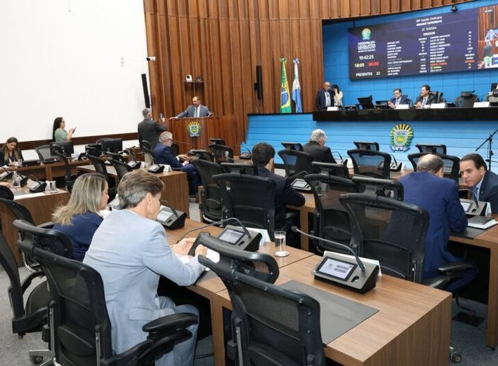 Em primeira sessão pós-eleições, deputados votam criação da Semana Estadual da Língua Portuguesa
