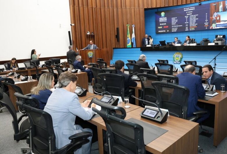 Em primeira sessão pós-eleições, deputados votam criação da Semana Estadual da Língua Portuguesa