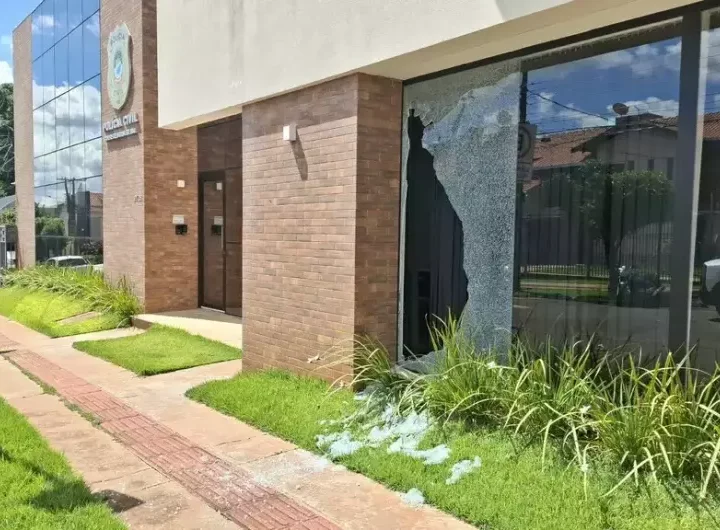 Suspeito de atirar contra Corregedoria da Polícia Civil é preso com revólver