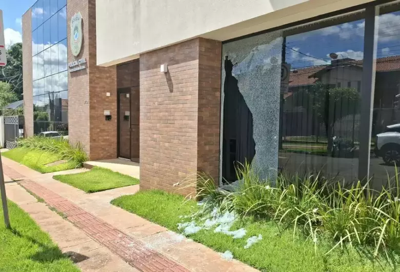 Suspeito de atirar contra Corregedoria da Polícia Civil é preso com revólver