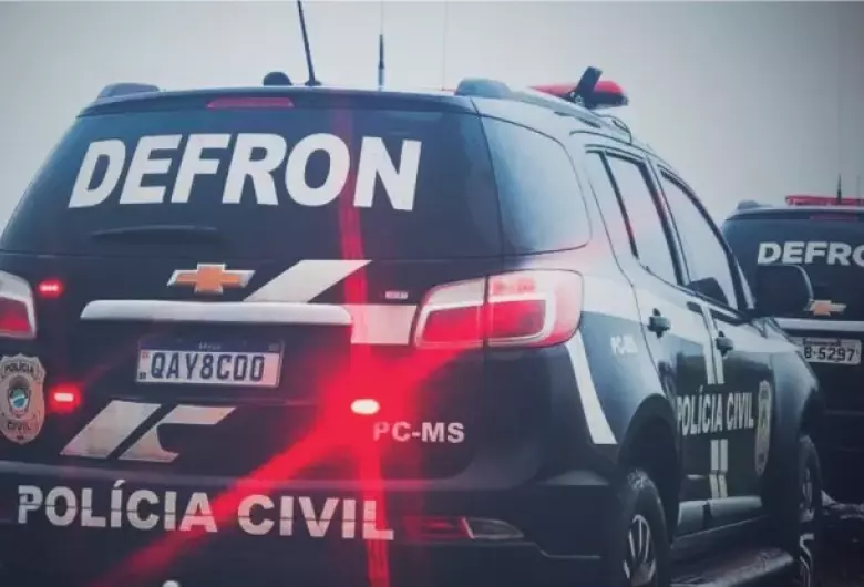 Três são presos após homem contrair dívida com traficantes e simular próprio sequestro