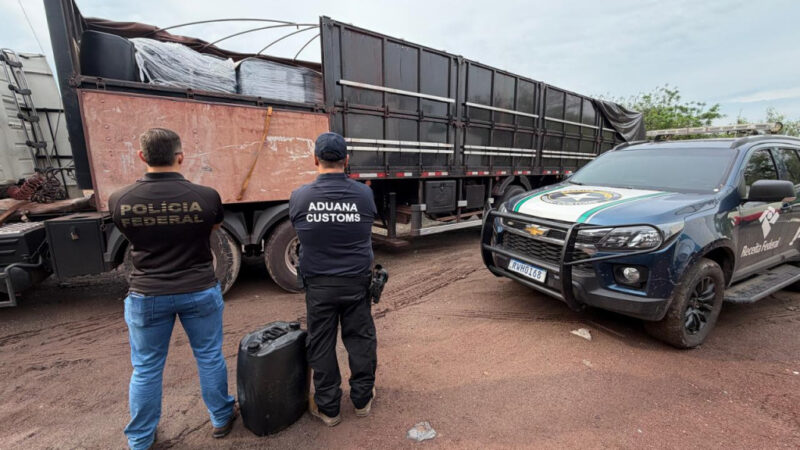 Receita e Polícia Federal apreendem 17 toneladas de insumo químico utilizado na produção de cocaína