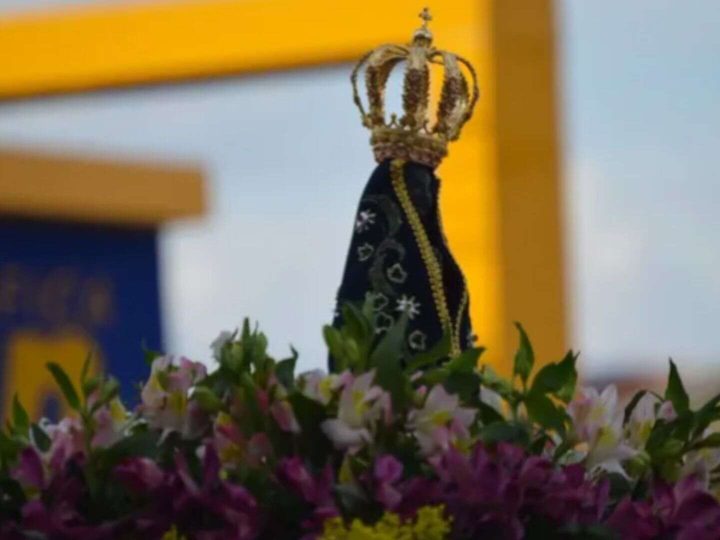 Romaria para Nossa Senhora Aparecida reúne milhares de fiéis na BR-163 em Dourados