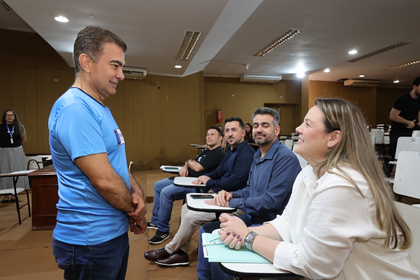 Prefeitura empossa novos servidores e reforça equipes da Saúde e da Administração