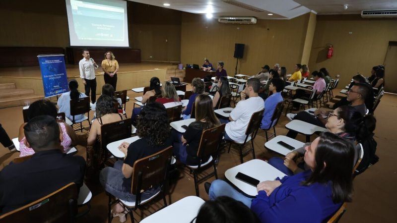 Prefeitura promove palestra sobre saúde mental para trabalhadores da Assistência Social