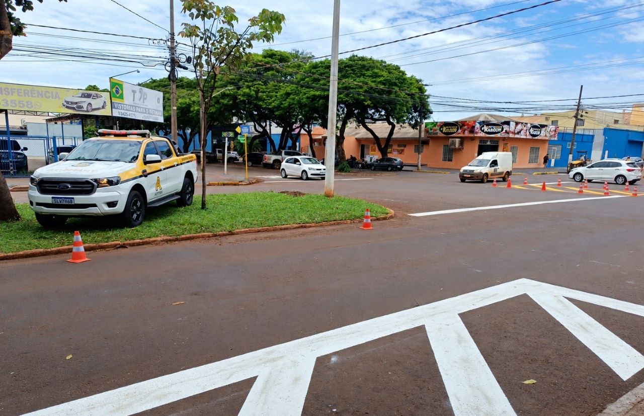 Prefeitura intensifica sinalização viária para reduzir acidentes em cruzamentos