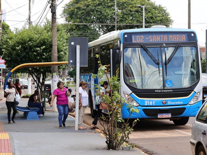 Dourados terá ônibus gratuito e suspensão de aulas para o segundo turno