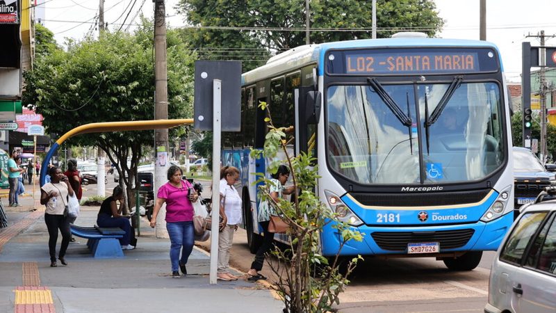 Dourados terá ônibus gratuito e suspensão de aulas para o segundo turno
