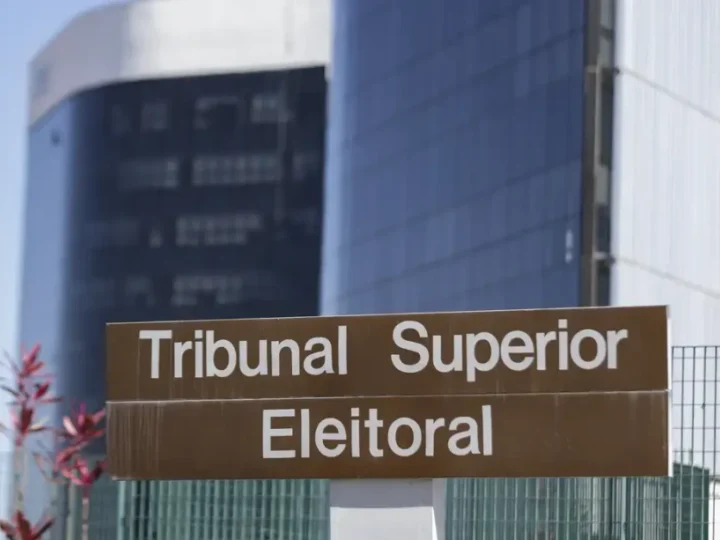 TSE barra anúncios de Lula acusando Flávio de ser contra escala 6×1
