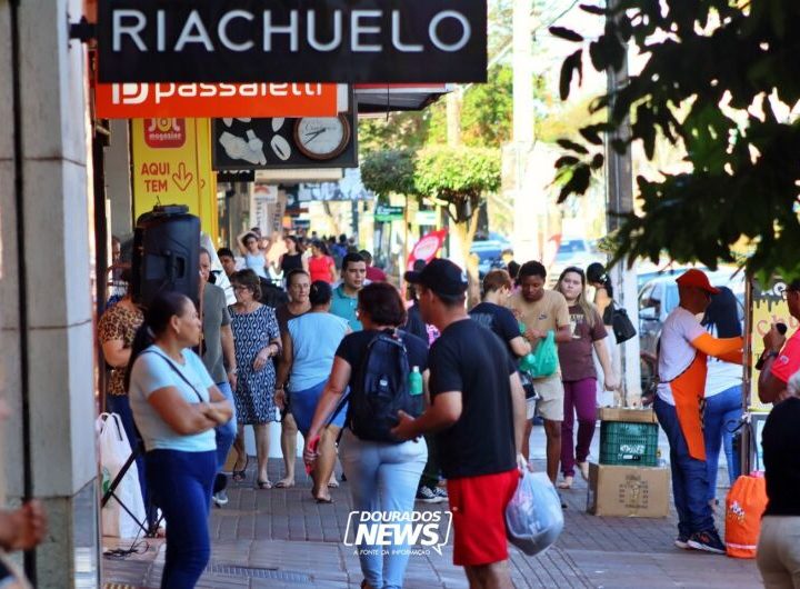 Bancos, comércio, shopping; veja o que funciona neste feriado em Dourados