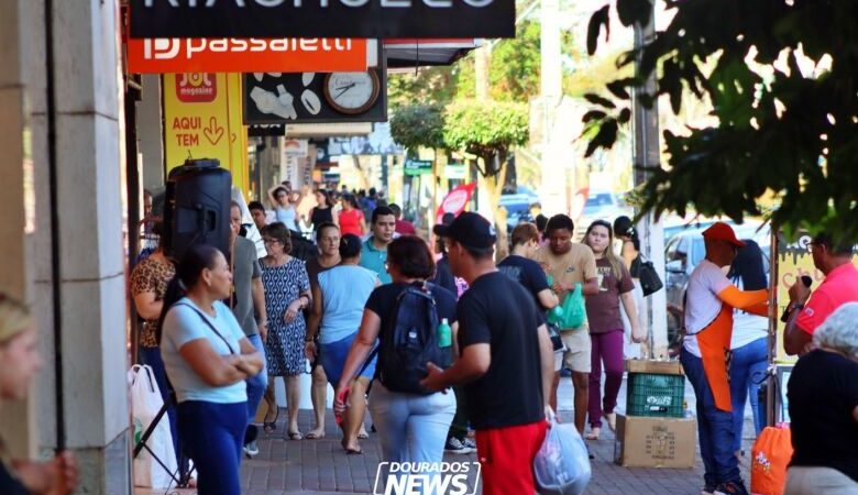 Bancos, comércio, shopping; veja o que funciona neste feriado em Dourados