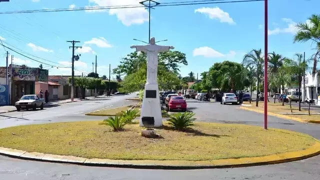 Confusão envolvendo 4 pessoas acaba com jovem de 20 anos morto a facadas