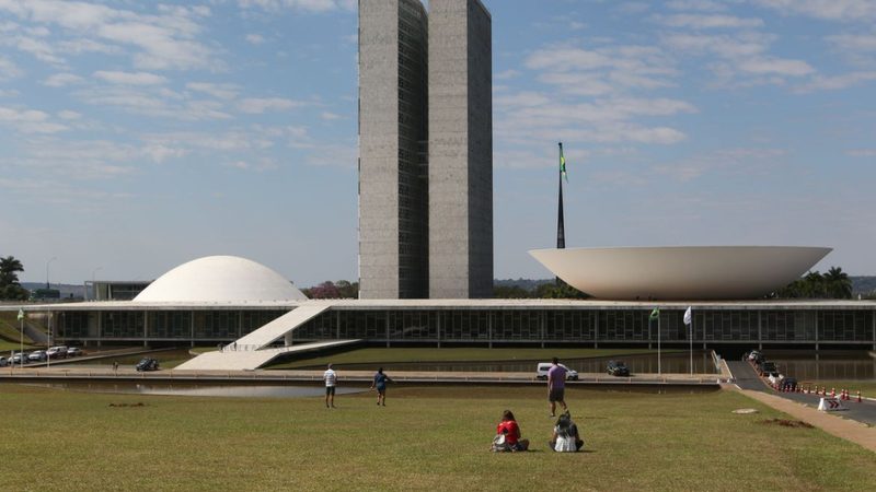 Calendário especial pode acelerar votação da PEC do fim da escala 6×1