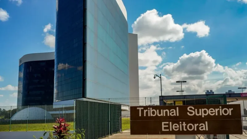 Nunes Marques convoca campanhas de Lula e Flávio para reunião no TSE