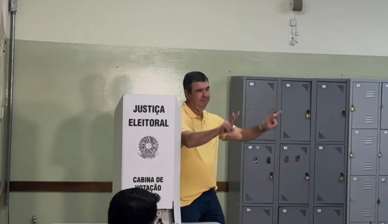 Riedel vota na Capital e acredita na vitória de Flávio