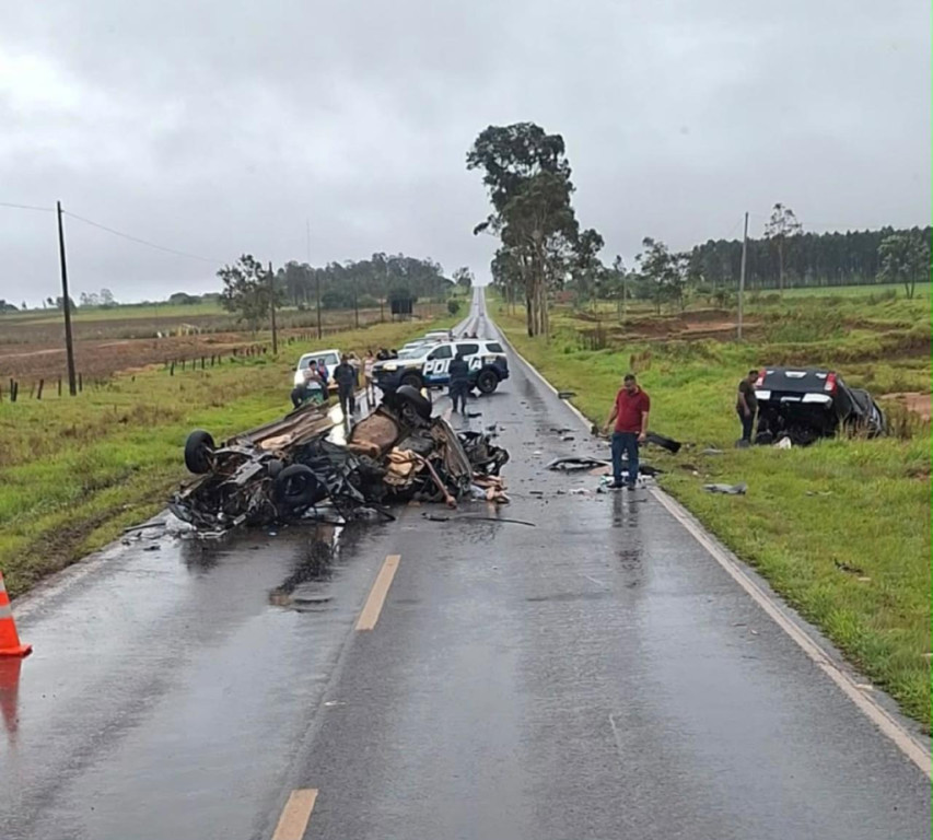 Acidente na região de fronteira deixa 2 mortos e feridos